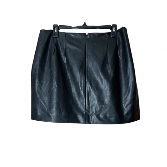 Express Black Faux Leather Mini Skirt - Picture 4 of 5